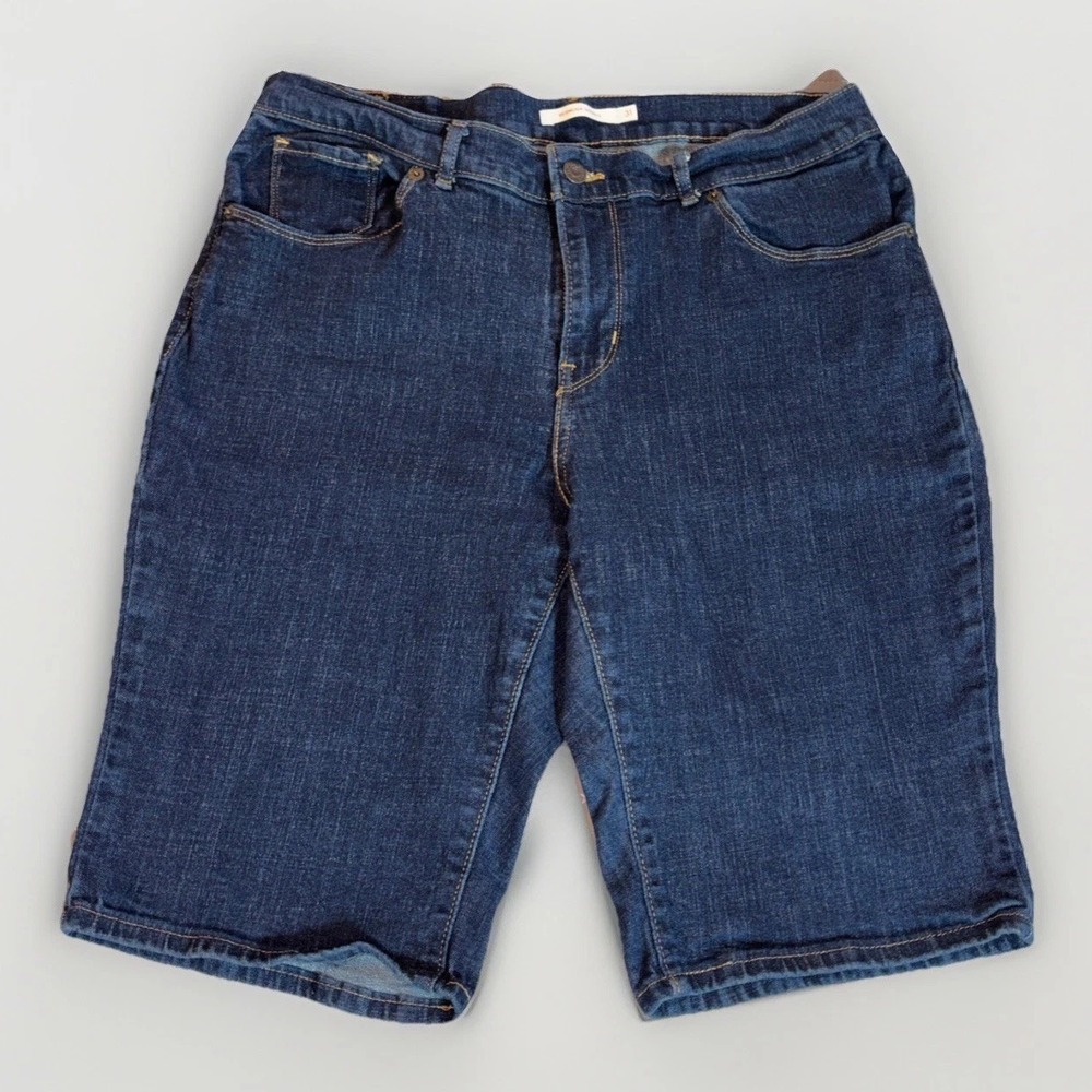 Levi's Women's Dark Wash Bermuda Shorts Waist 32" Inseam 12"